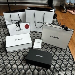 CHANEL boxes & packaging